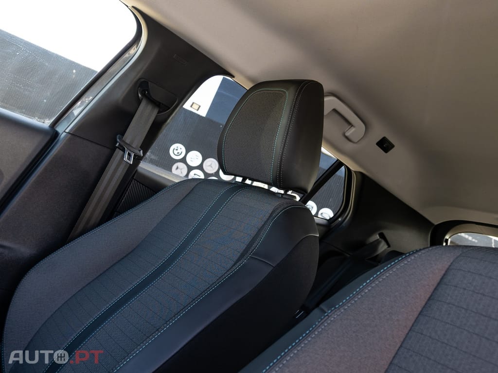 Peugeot 2008 1.2 PureTech Allure EAT8