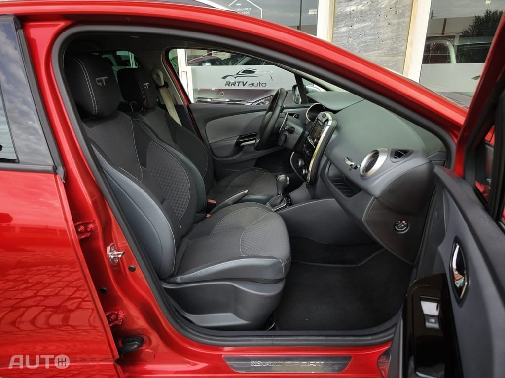 Renault Clio Sport Tourer 1.2 TCE GT EDC