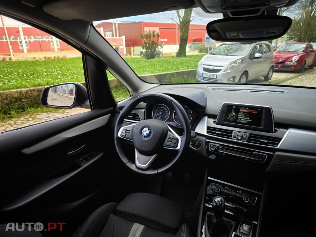 BMW 216 d 7L Line Sport