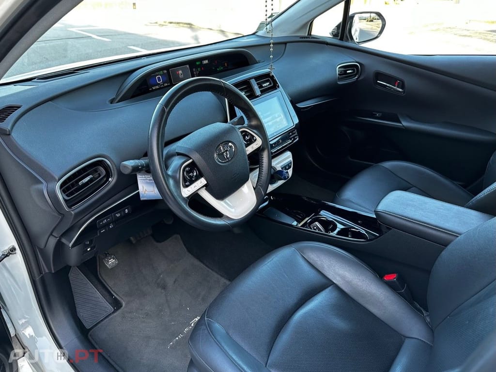 Toyota Prius 1.8 Plug-In Luxury+Pele