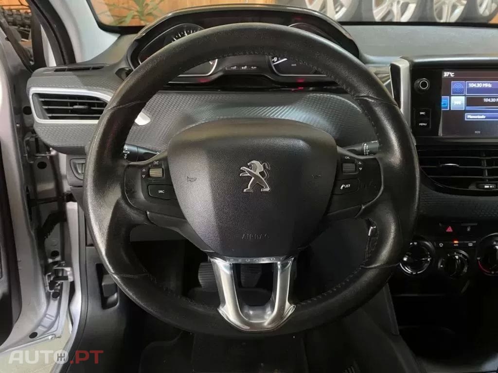 Peugeot 208 1.2 VTi SE Style