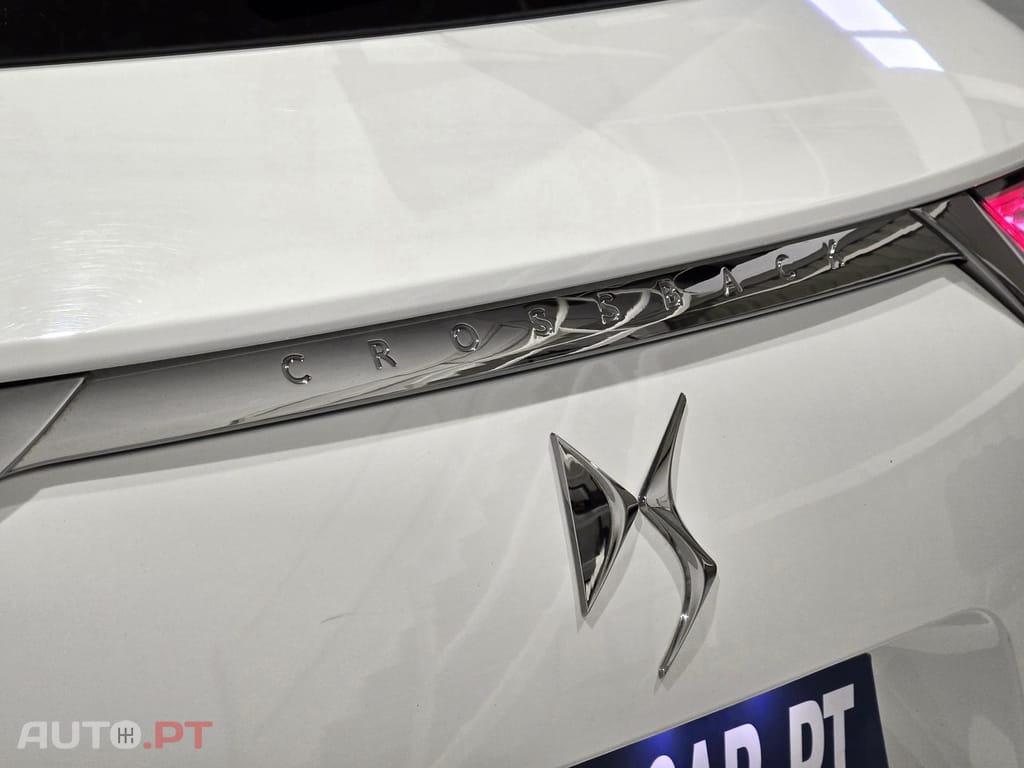 DS DS7 Crossback E-Tense Bastille+ EAT8