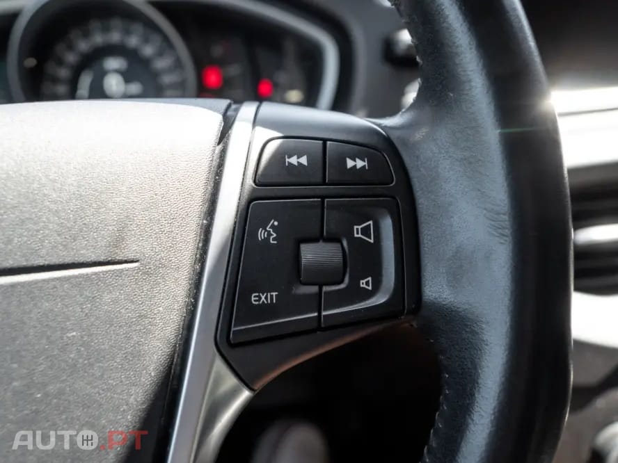Volvo V40 Cross Country 2.0 D3 Momentum