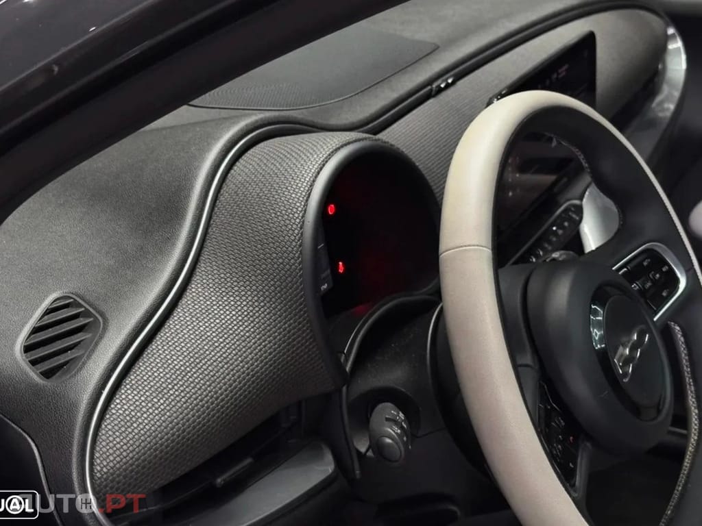 Fiat 500e La Prima
