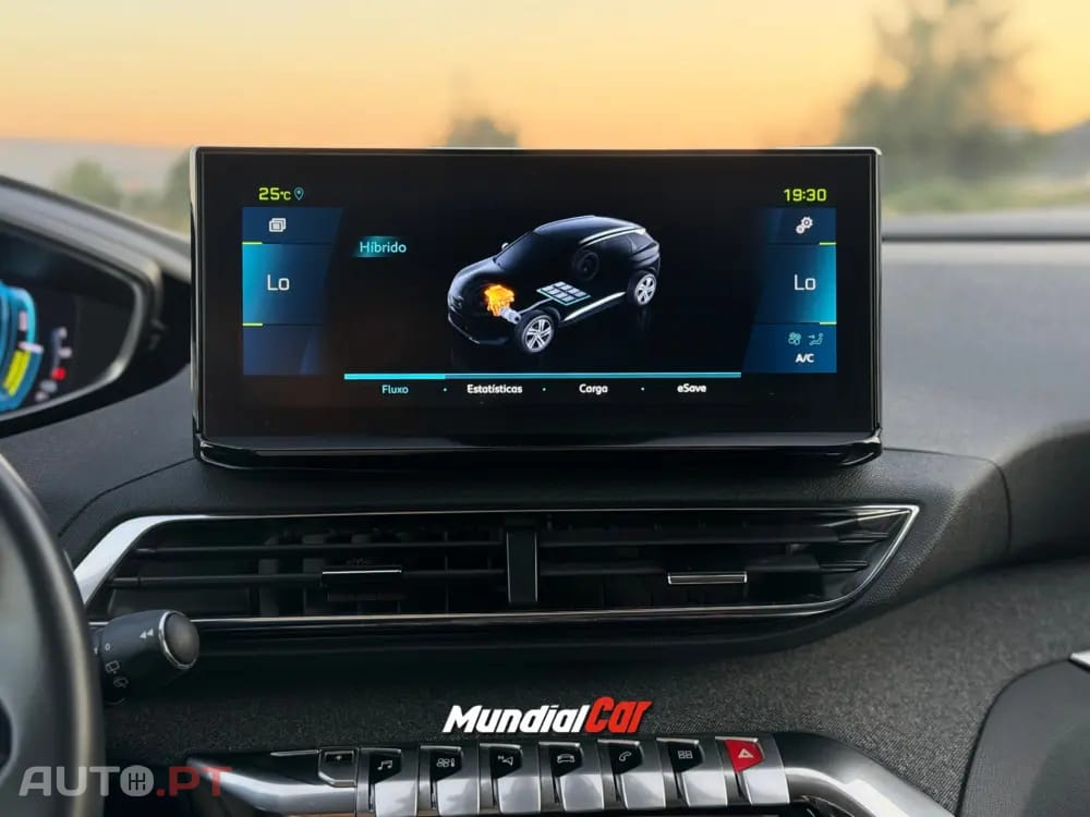 Peugeot 3008 1.6 Hybrid Allure e-EAT8