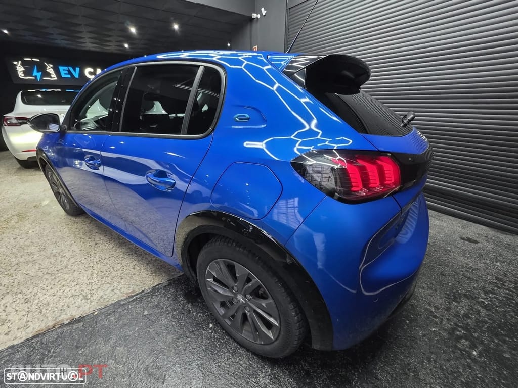 Peugeot E-208 50 kWh Allure Pack