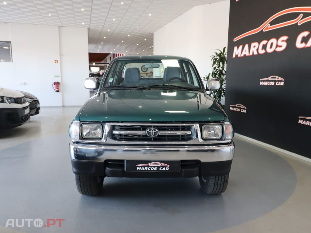 Toyota Hilux 2.4 TD LN165LSR Tracker