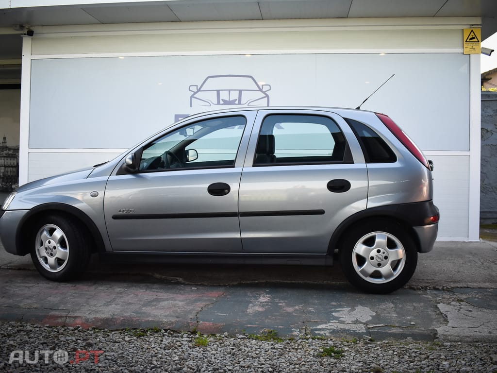 Opel Corsa 1.2 16V Elegance