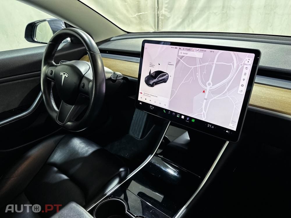 Tesla Model 3 Long-Range Dual Motor AWD — fotografia 32