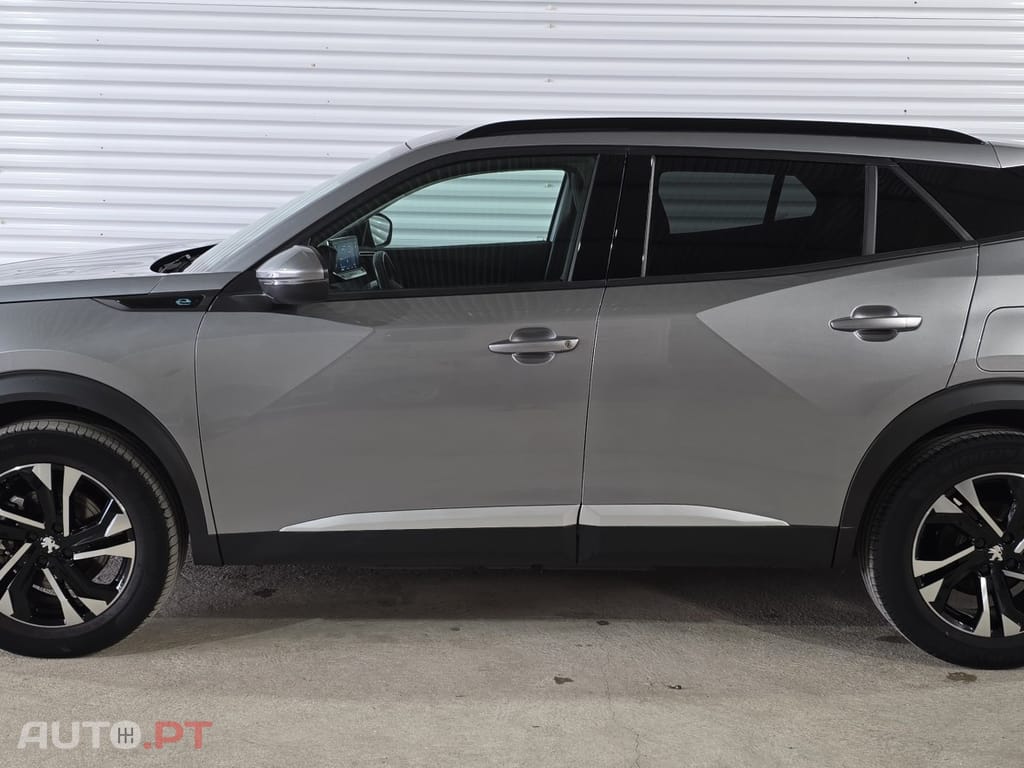 Peugeot E-2008 50 kWh Allure Pack