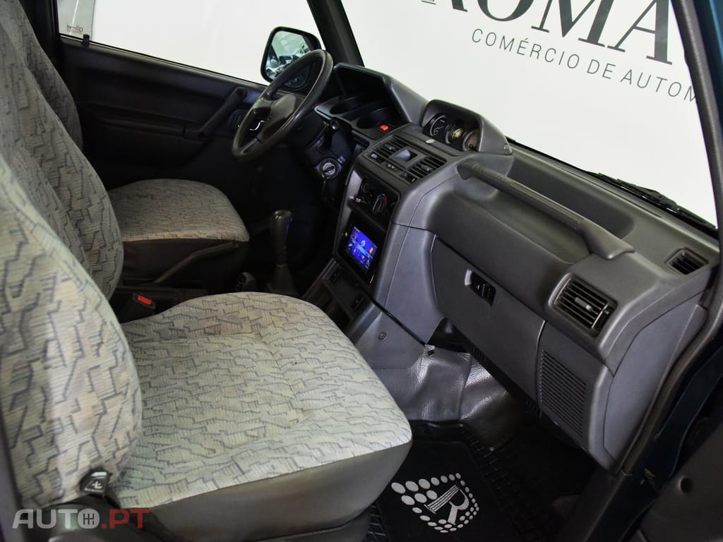Mitsubishi Pajero 2.5 TD GL Canvas Top
