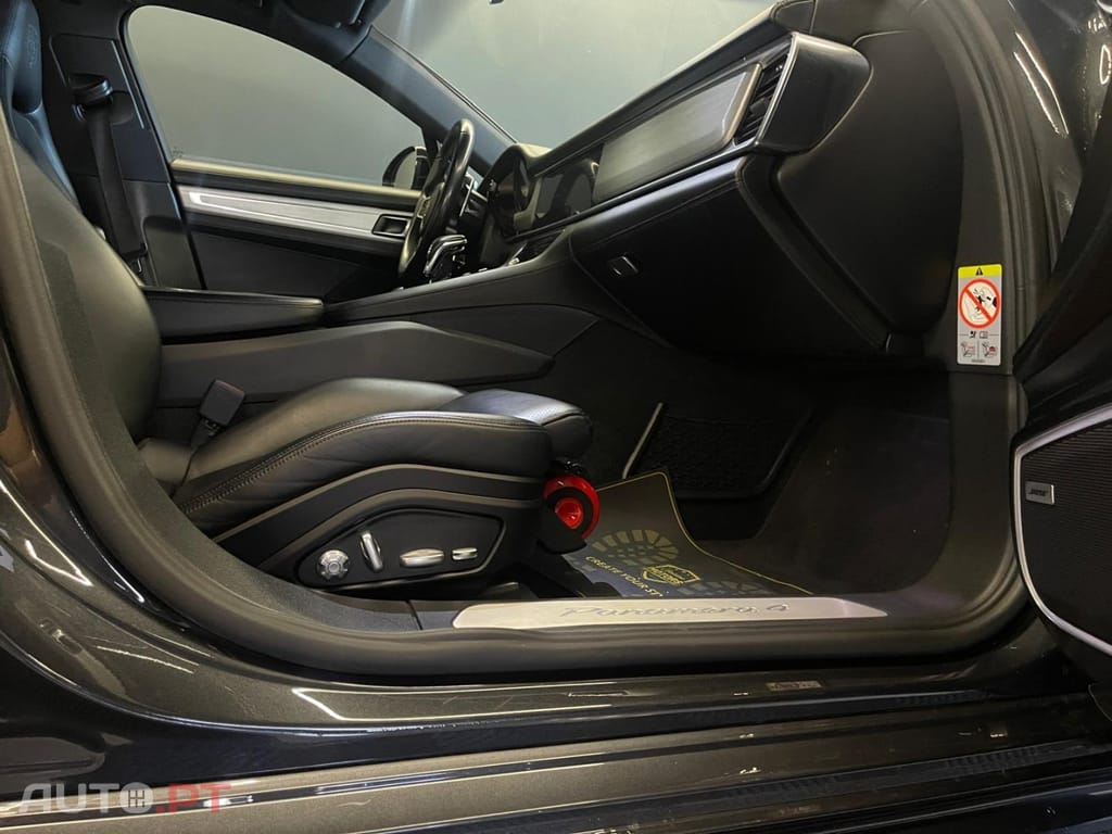 Porsche Panamera 4 E-Hybrid