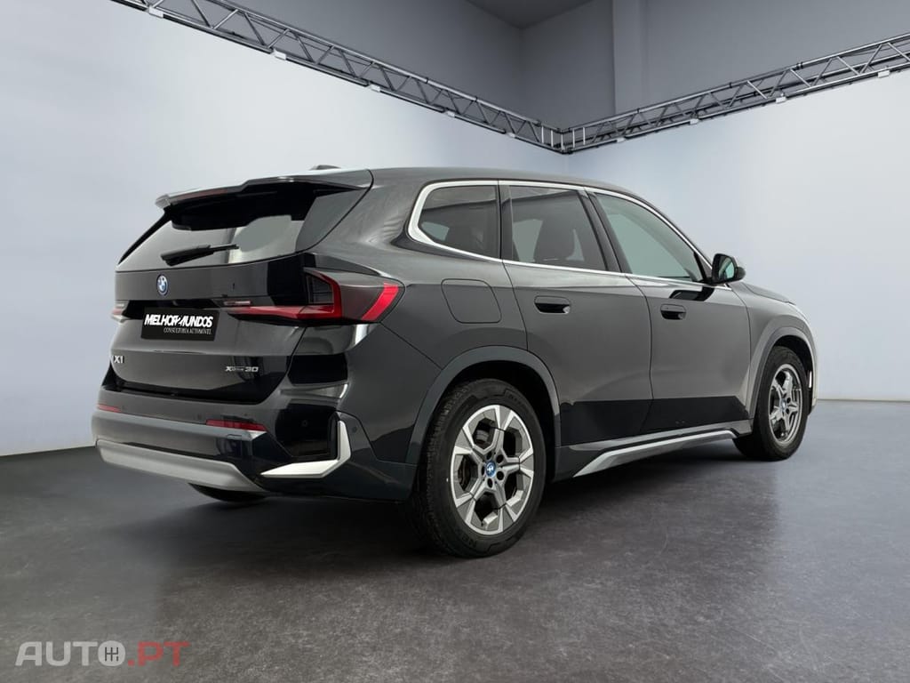 BMW iX1 xDrive30 xLine