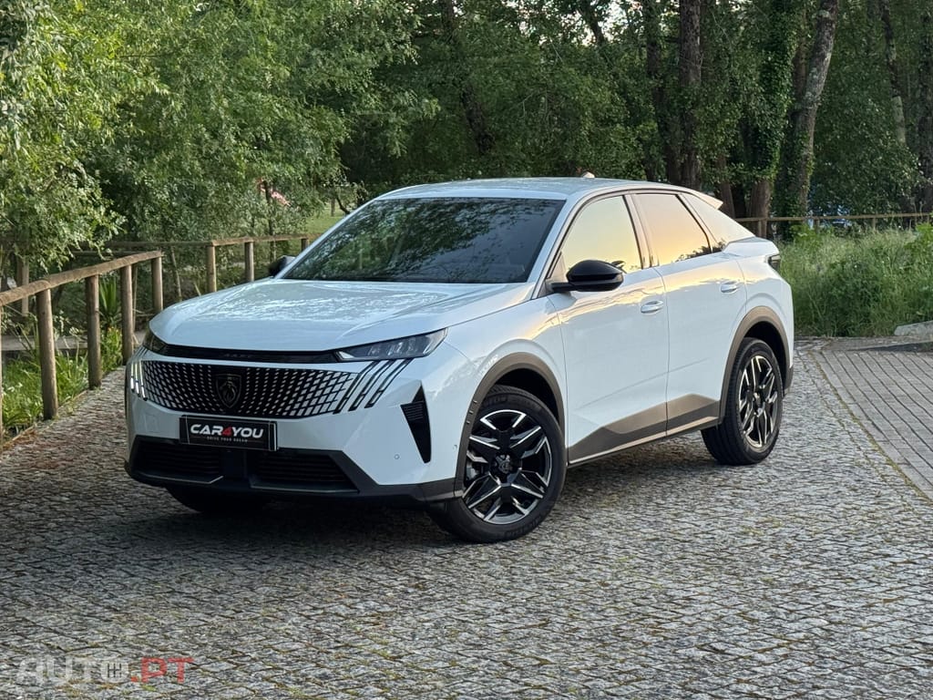 Peugeot 3008 1.2 Hybrid Allure e-DCS6
