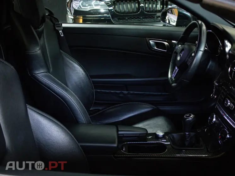 Mercedes-Benz SLK 200 Outro