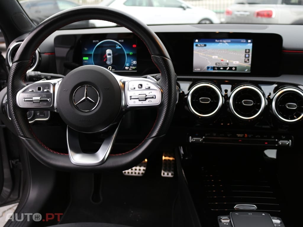 Mercedes-Benz A 250 e AMG Line