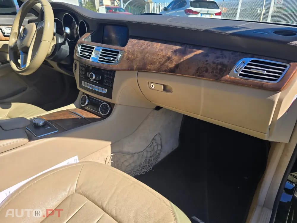 Mercedes-Benz CLS 350 Outro