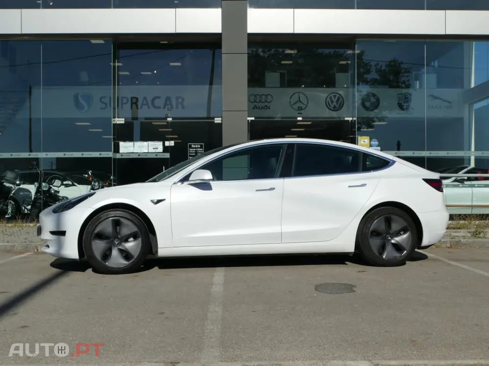 Tesla Model 3 Standard Range Plus RWD