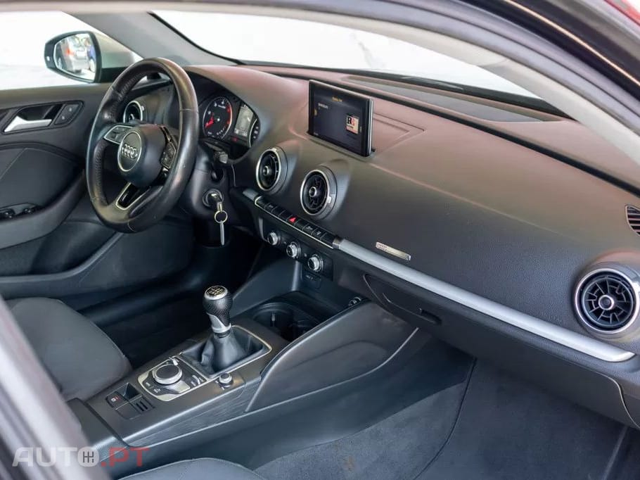 Audi A3 Sportback 1.6 TDi Look RS3