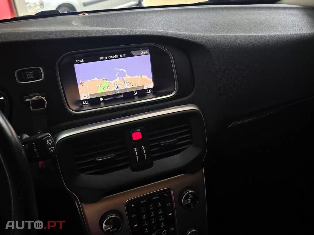 Volvo V40 Cross Country 2.0 D2 Momentum Geartronic