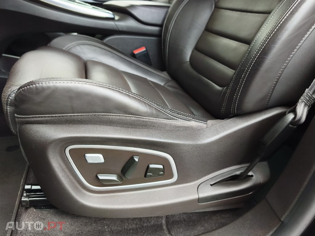 Renault Espace 1.6 dCi Initiale Paris EDC