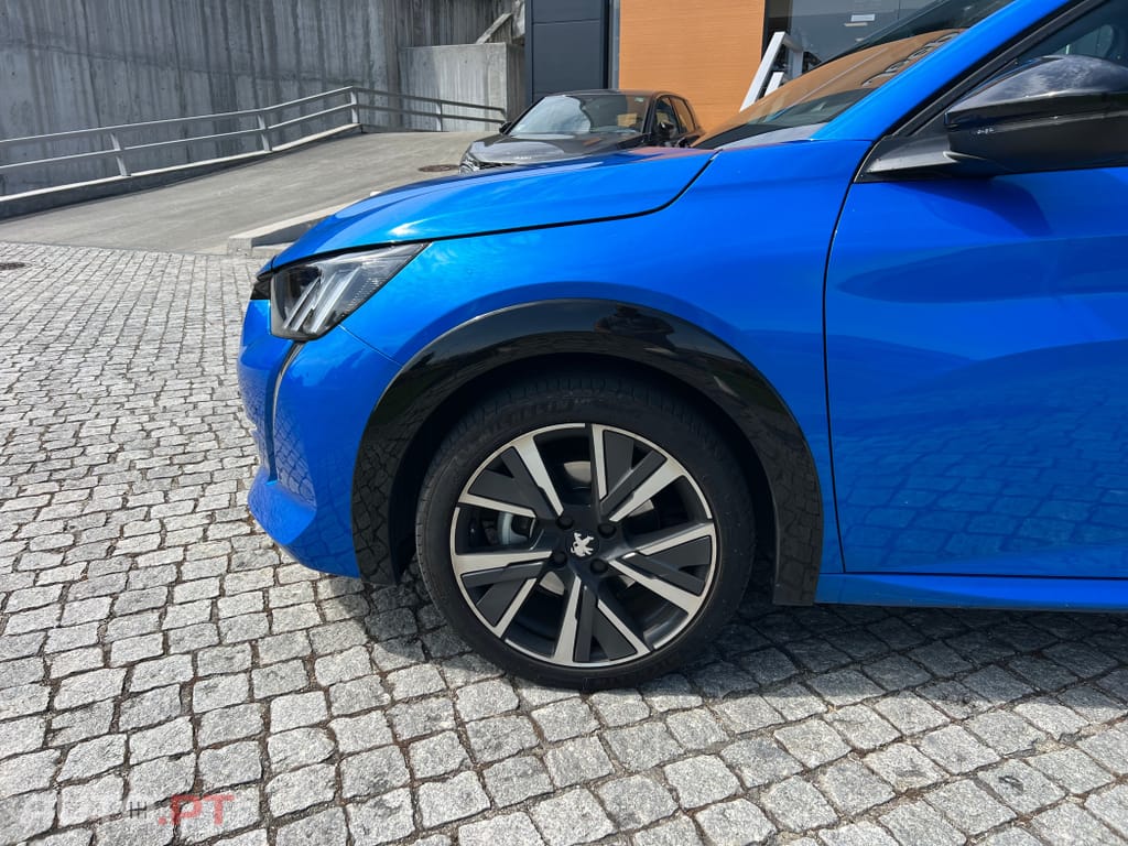 Peugeot 208 1.2 PureTech GT Line EAT8