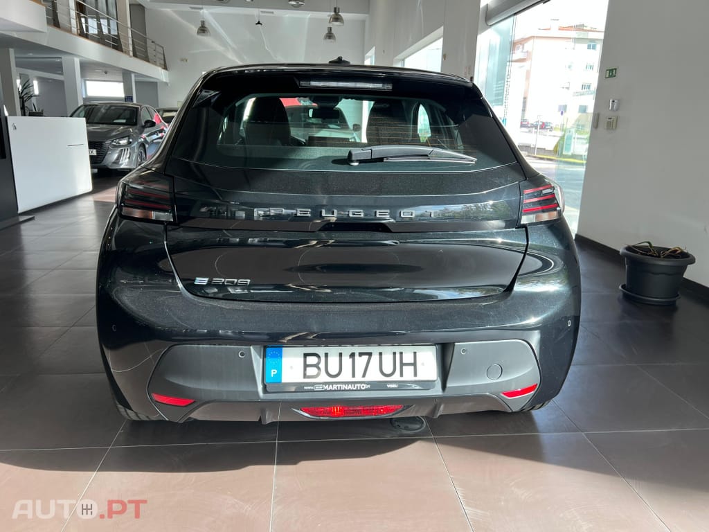Peugeot E-208 50 kWh Active