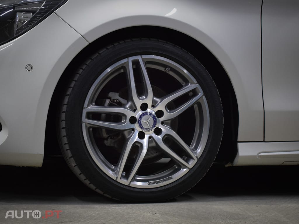 Mercedes-Benz CLA 180 AMG