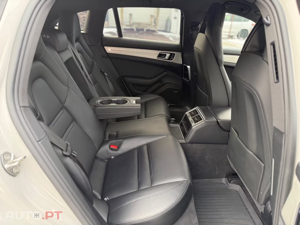 Porsche Panamera 4 E-Hybrid Sport