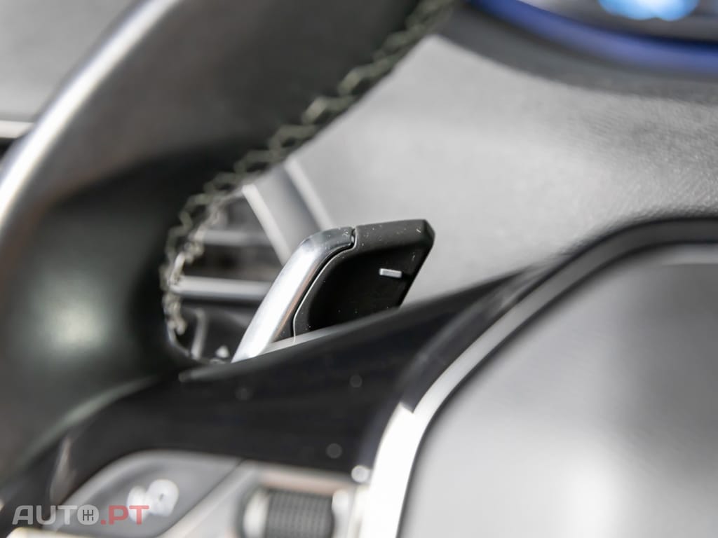 Peugeot 3008 1.6 Hybrid Allure Pack e-EAT8