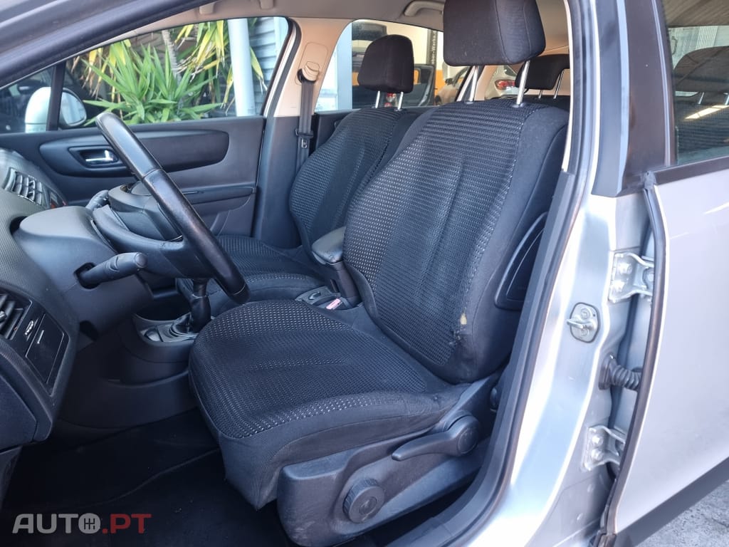 Citroen C4 1.4 16V SX