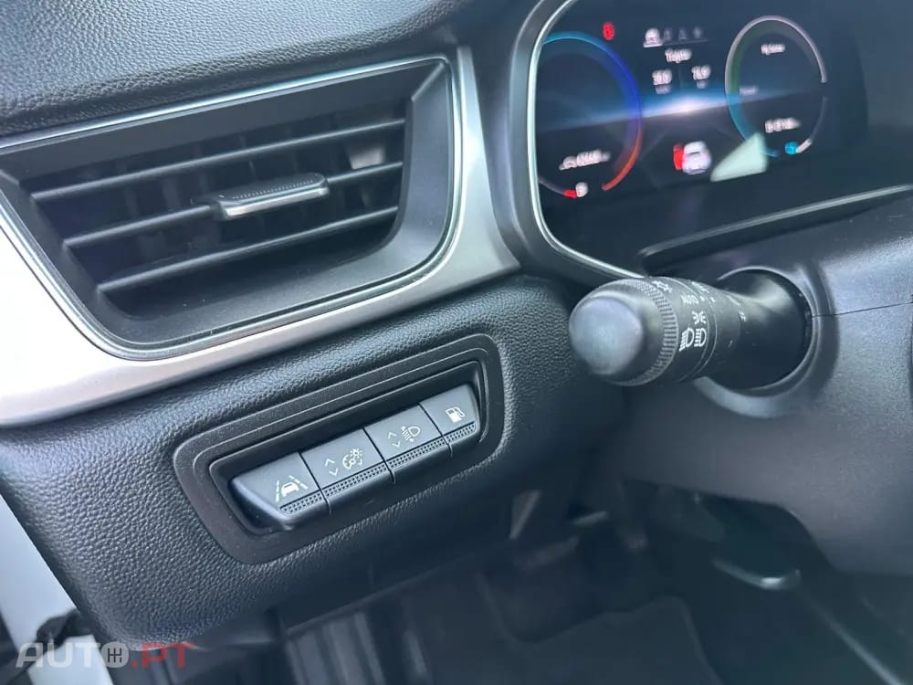 Renault Captur 1.6 E-Tech Intens