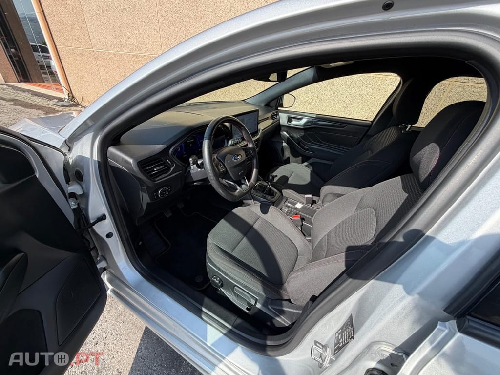 Ford Focus SW 1.0 EcoBoost MHEV ST-Line X