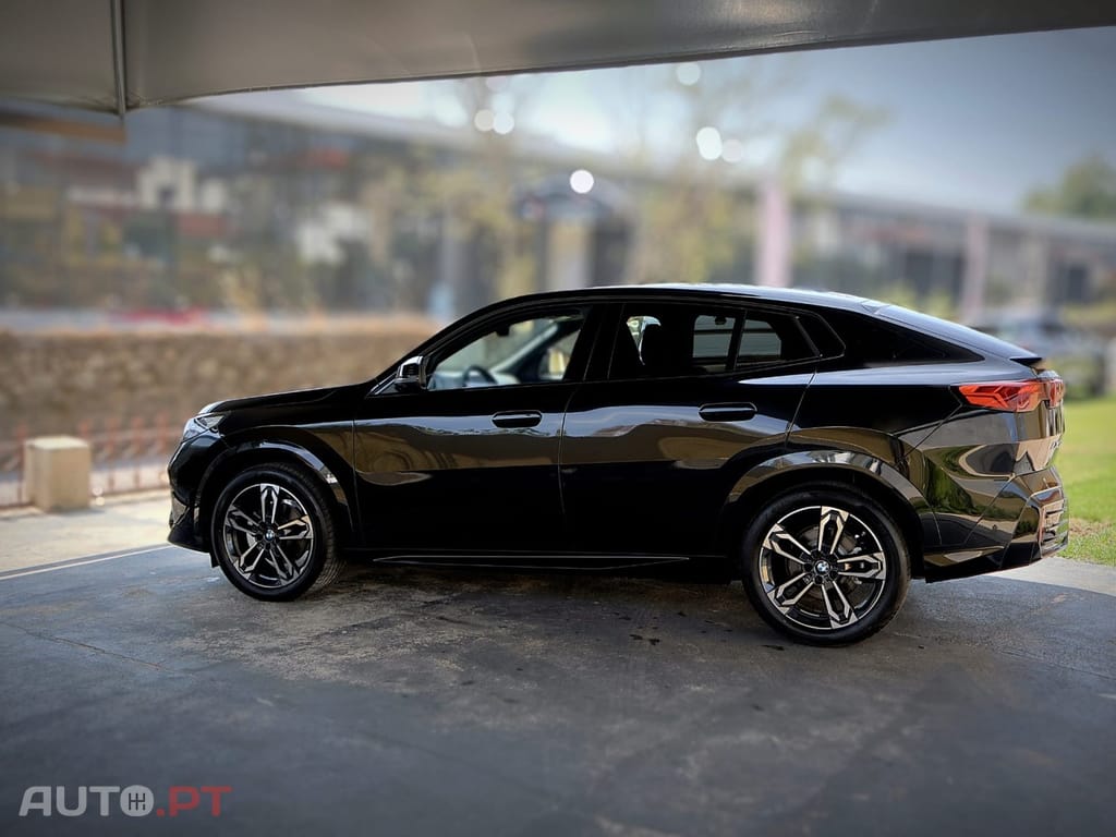BMW iX2 eDrive20 Pack Desportivo M — fotografia 8