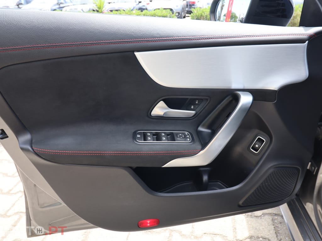 Mercedes-Benz CLA 250 e AMG