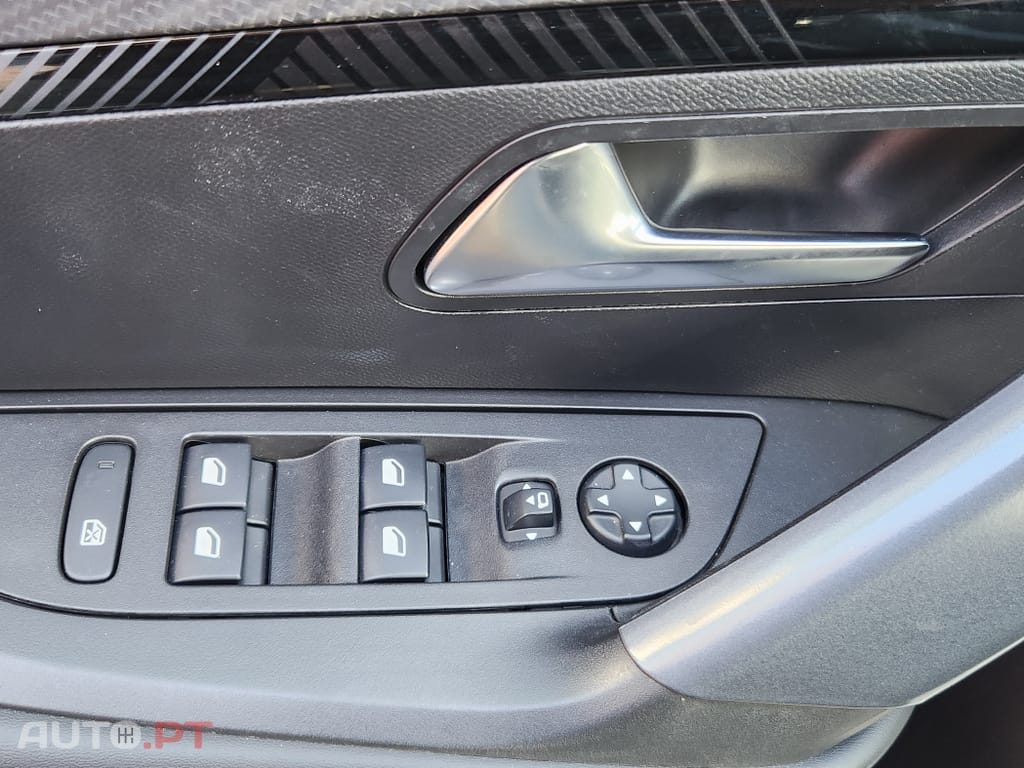 Peugeot 2008 1.5 BlueHDi Allure
