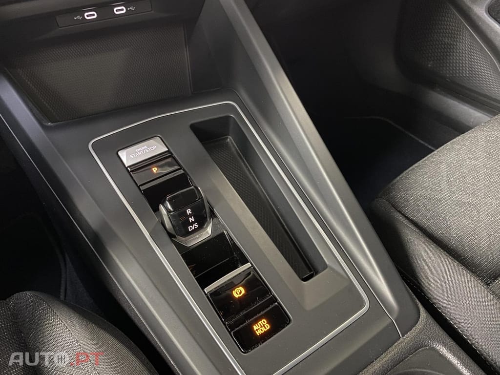 Volkswagen Golf 1.0 eTSI 110cv Life DSG Mhev