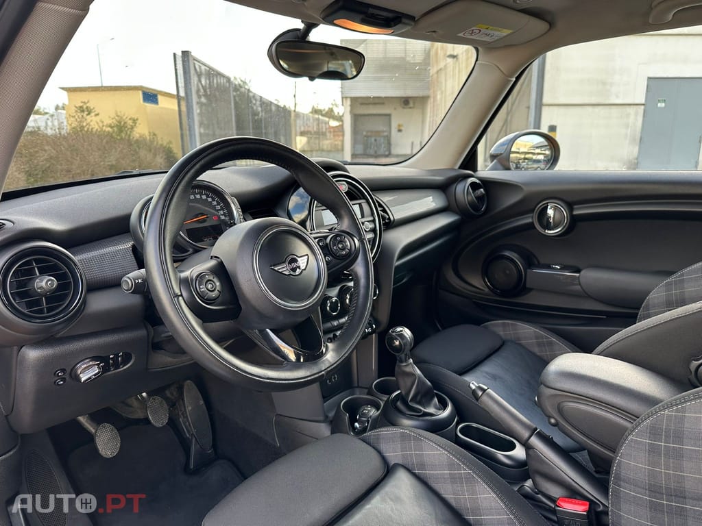 MINI Cooper Cooper D