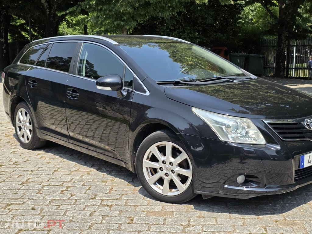 Toyota Avensis 2.0 D-4D Exclusive +Pele+GPS
