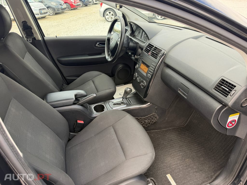 Mercedes-Benz A 160 Outro