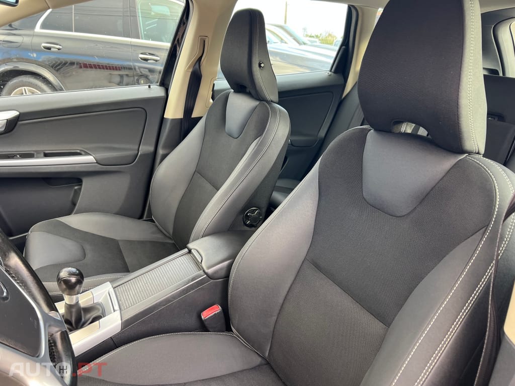 Volvo XC60 2.4 D Drive Momentum