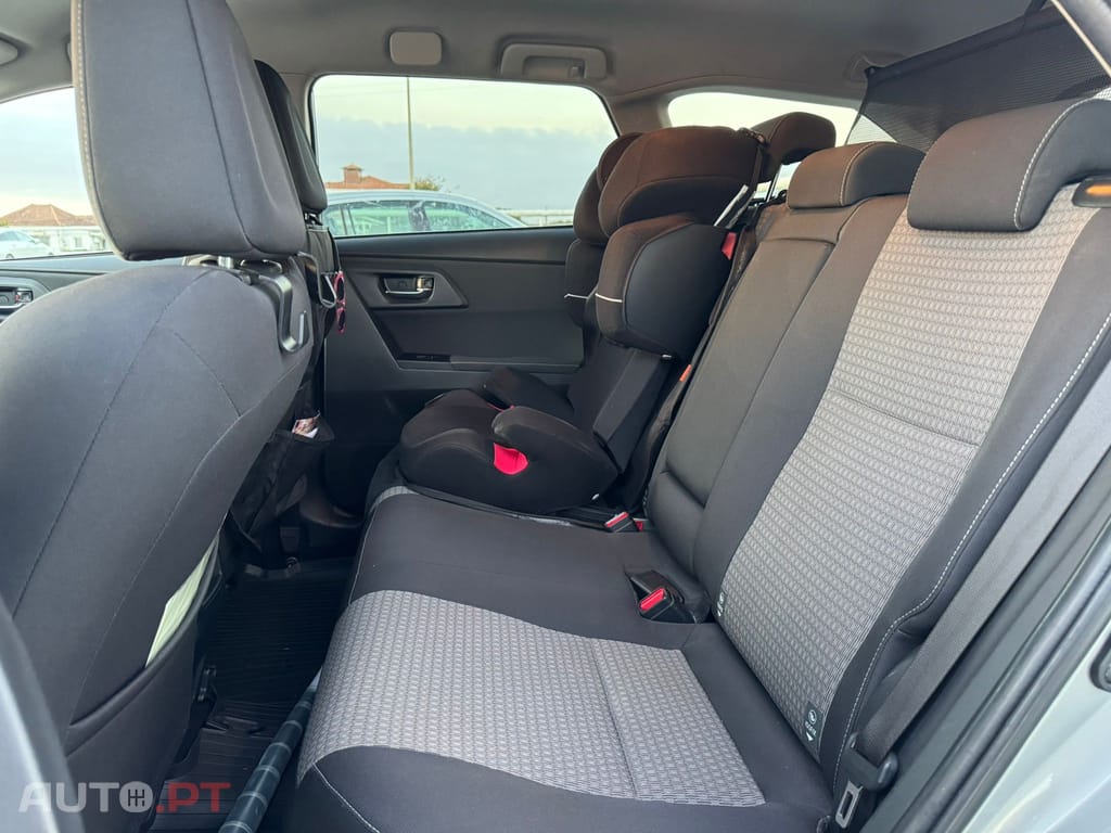 Toyota Auris Touring Sports 1.8 HSD Comfort+P.Sport