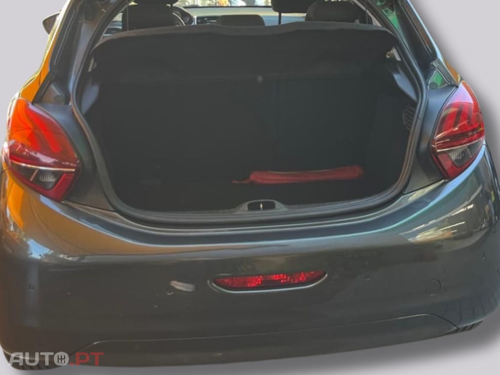 Peugeot 208  1.2 VTi Style