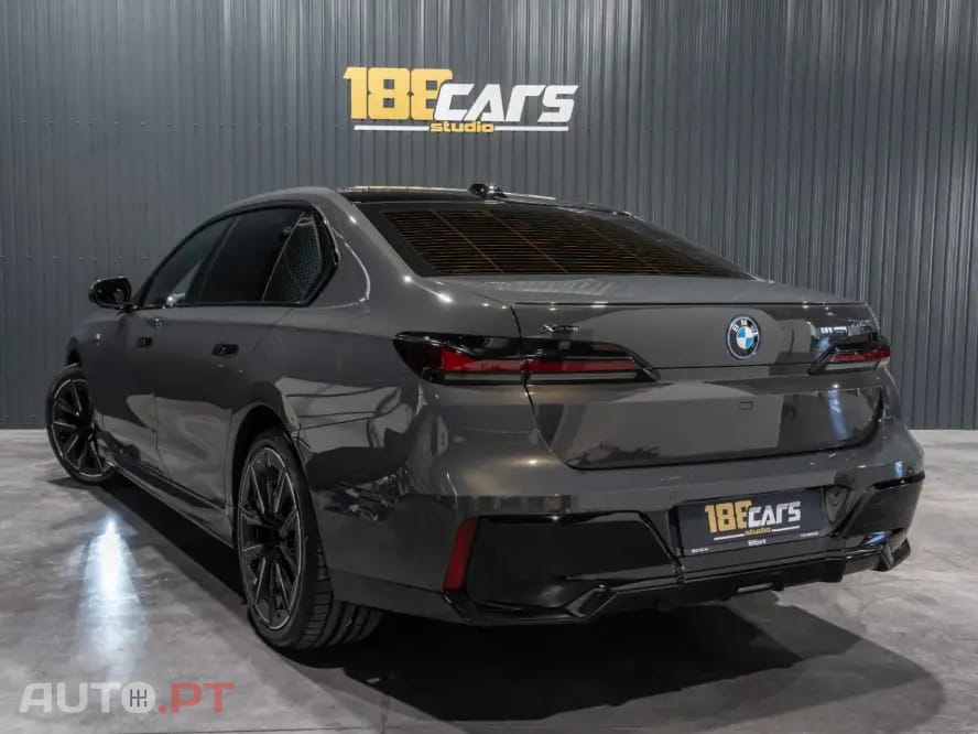 BMW 750 750e xDrive Pack Desportivo M