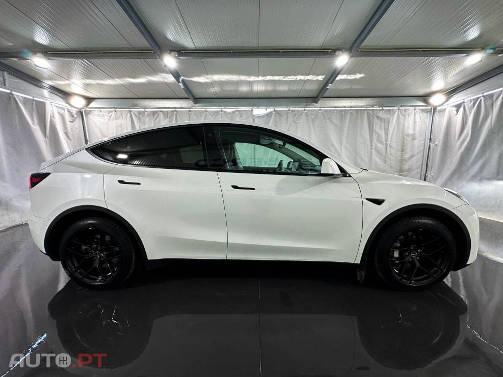 Tesla Model Y Long Range Dual Motor AWD