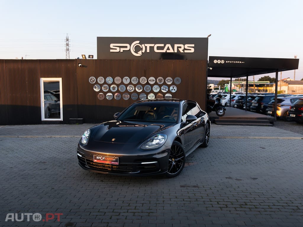 Porsche Panamera 4 E-Hybrid