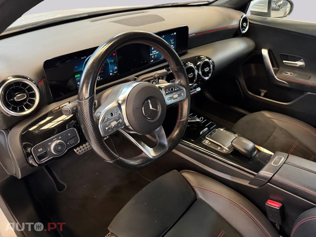 Mercedes-Benz A 250 AMG Premium I.V.A DEDUTIVEL