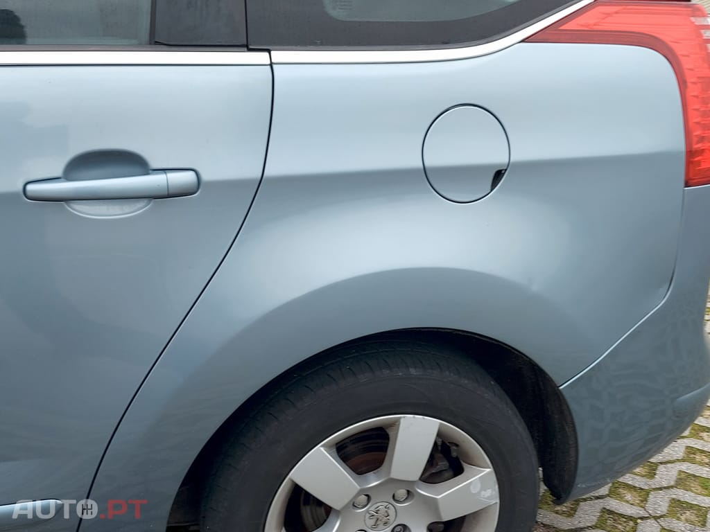 Peugeot 5008 1.6 HDI Executive