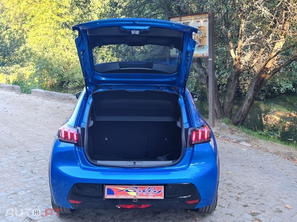Peugeot E-208 GT