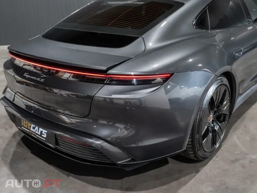 Porsche Taycan 4S